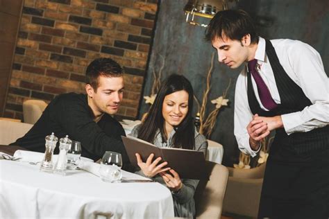 fotos en restaurantes hombres|Imágenes de Gente Del Restaurante .